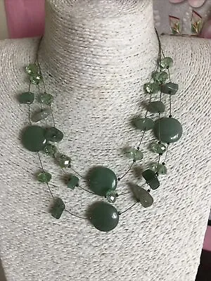 Pretty Jadeite And Green Glass Illusion Collar Necklace • £2.65