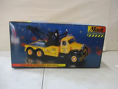 1st Gear 1960 Mack Model B 61 Tow Truck 1/25 • $149.99