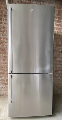 $450 • Buy Electrolux 430 L Fridge & Freezer