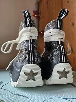 *Limited Edition Converse Run Star Hike Sneakers High Top Platform 5.5 (39)  • £11