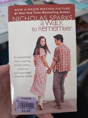 A Walk To Remember By Nicholas Sparks (2000 Mass Market Movie Tie-InReprint) • $1.99