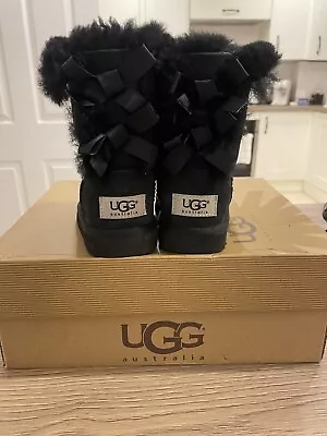 UGG Kids Bailey Bow Boot In Black – Size UK 8 Infant • £30