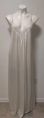 $23.76 • Buy Val Mode Vintage Full Length Nightgown Elegant Piegnoir Lace Flow Plunging V EUC