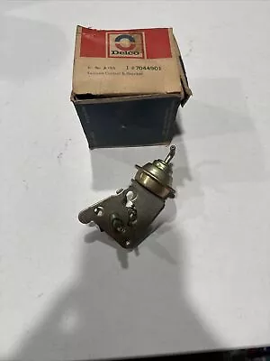 NOS New GM 7044901 1972-73 Chevrolet Quadrajet Carburetor Choke Pull Off  • $85