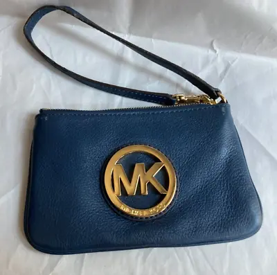 MICHAEL KORS Fulton Wristlet Zip Clutch Navy Pebbled Leather Gold Logo MK VGUC • $17.95