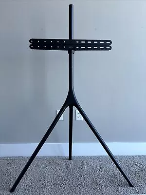 VIVO Artistic Easel 45 To 65 In Screen Studio TV Display Stand Adjustable 360 • $55