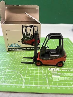 LINDE FORK LIFT TRUCK BY SCHUCO Diecast Model  Boxed 1/24 • $18.65