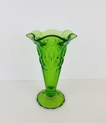 LE Smith Moon And Stars Green Glass 6.25  Trumpet Bud Vase Vintage • $14.99