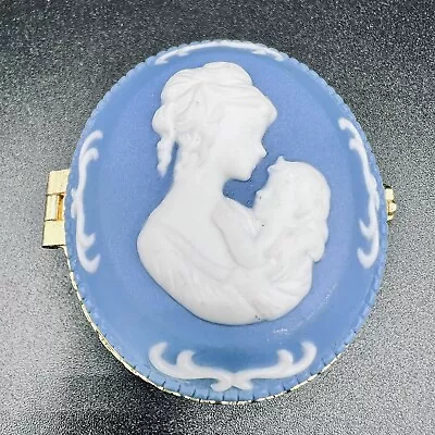 JCM Necklace Mother And Child Cameo Pendant 10K Gold In Trinket Box Blue & White • $159.77