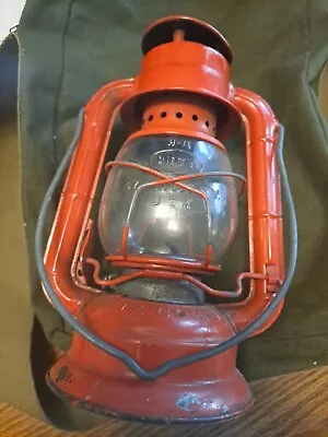 Vintage Red DIETZ COMET Kerosene Lantern Made In U.S.A. Syracuse 8.5” Tall • $20.50