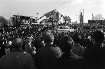 M Taylor Innes Ireland Mercedes Benz 280 SE London Sydney Rally 1968 Old Photo 1 • £6.22