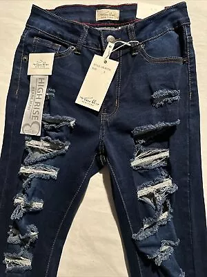 Vince Blue New York Dark Wash High Rise Distressed Flare Jeans - Size 3 - NWT • $27.97