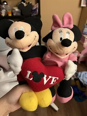 Mickey And Minnie Mouse Valentine Plush • $0.99