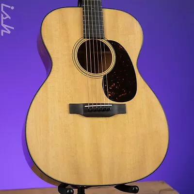 Martin Standard Series 000-18 Auditorium Acoustic Guitar Natural • $2799