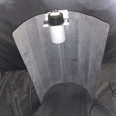 £16.99 • Buy LUMii BLACK Reflector / Shade With E40 Light Fitting - FITS HPS - MH - CFL Cheap