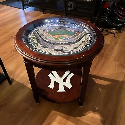 $699.99 • Buy Danbury Mint New York Yankees End Table Yankee Stadium Wood Drawer 2006 MLB