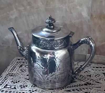 Vintage Collectable Union Co. Silver Plate Coffee/teapot Quadruple Plate 70 • $58.99