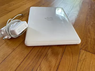 £150 • Buy Apple MacBook MC207B/A A1342 13.3in. - White