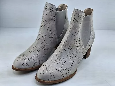 I Love Billy Ladies Grey Vegan Side Gusset Boots. Euro Sz 40 Never Worn • $49.95