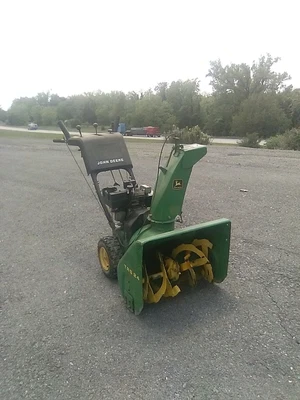 $400 • Buy John Deere TRS24 Snowblower