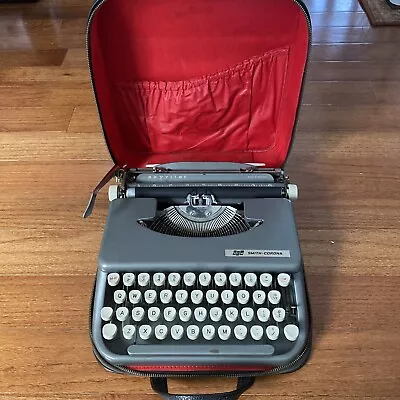 1950s Smith-Corona Skyriter Portable Typewriter W/Case Vtg Lightweight • $120