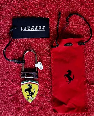 FERRARI KEYRING Official Scudetto Scuderia BRAND NEW MINT BNWT BAG • £75