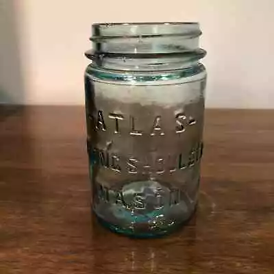 Vintage Atlas Strong Shoulder Mason Pint Fruit Jar Bubbles Pale Blue • $28