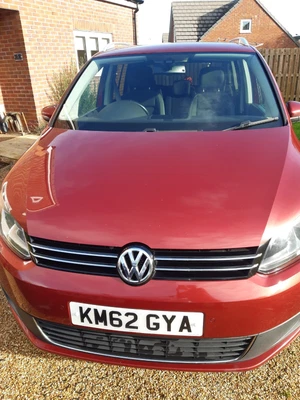 VOLKSWAGEN TOURAN 2.0 TDi SE TECH BLUEMOTION 2013  7 SEATER TOP SPEC • £6200