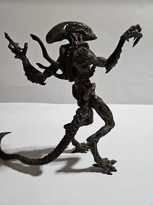 McFarlane Movie Maniacs Figure Warrior Alien  Figure Alien Resurrection Figure • $22