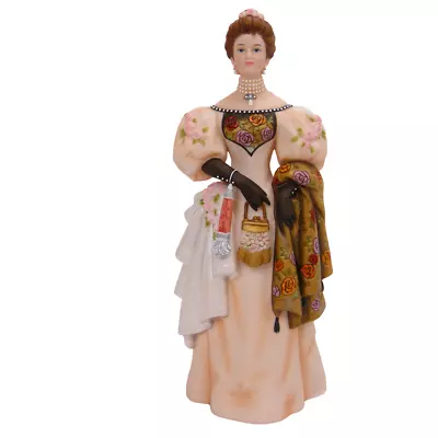 Avon 2000 President's Club Mrs Albee Award Figurine 10  - LN • $19.99