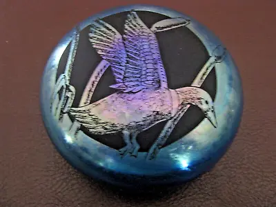 VANDERMARK Needle Etched DUCK PAPERWEIGHT:  Iridescent Blues 1986 3.75  • $88