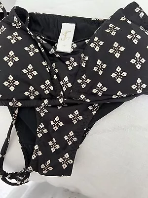 $40 • Buy Tigerlily Size Small Bikini