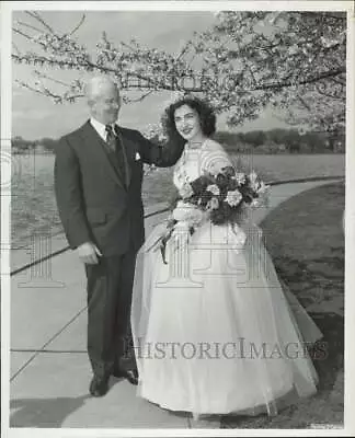 1952 Press Photo Commerce Secretary Charles Sawyer With Elizabeth Meyer In D.C. • $15.88