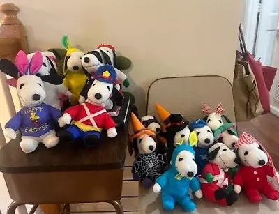 Lot Of 18 Snoopy Plush Charlie Brown *VINTAGE SNOOPY PLUSH • $40