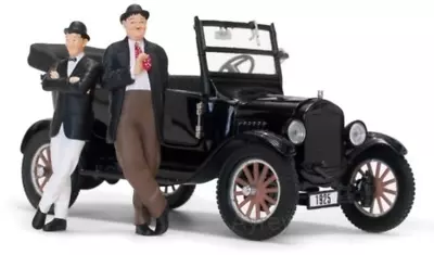 Sunstar Ford Model T Touring 1925 With S.Laurel And O.Hardy Figures 1:24 Scale • $161.57