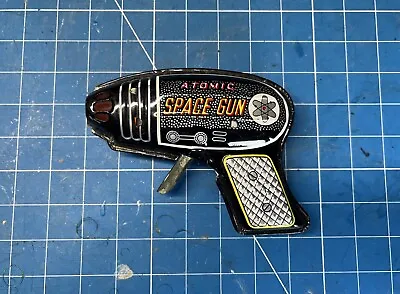 Vintage Atomic Tin Lithographed Space Gun 1950/60s Japan Working Trigger.   • $14.99