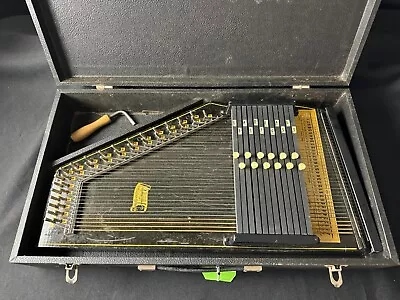 **PRICE DROP!** Vintage Oscar Schmidt 12-Chord Autoharp W/ Tuning Tool & Case • $42