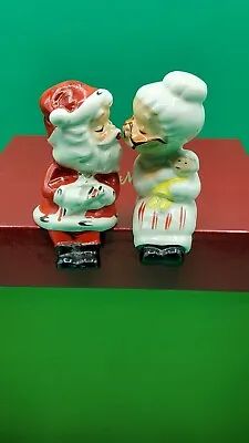 $16.95 • Buy Vintage Mr. & Mrs. Santa Claus Sitting Kissing Salt And Pepper Shakers