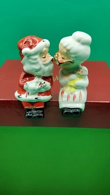 $16.95 • Buy Vintage Mr. & Mrs. Santa Claus Sitting Kissing Salt And Pepper Shakers