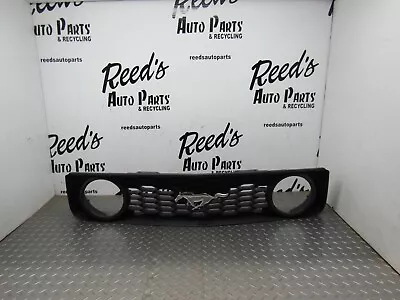 05-09 Ford Mustang GT Front Grille NO Fog Lights OEM • $60