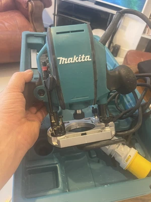 £70 • Buy Makita RP0900 Plunge Router 110v. 1/4