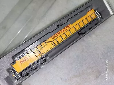 Kato N Scale Union Pacific SD90/43MAC Locomotive #8000 In Box 176-5614 • $99.99