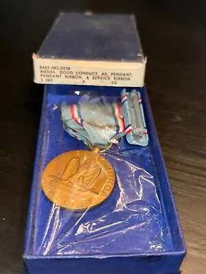 1963 Air Force Good Conduct Medal & Ribbon Box Original Wrapping Slot Brooch • $24.95