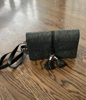 $52.99 • Buy Treesje Convertible Crossbody Clutch Purse. Leather Snake Print. Black Green.