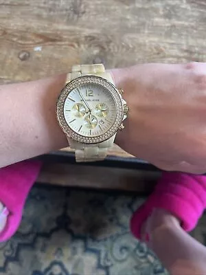 Michael Kors MK-5558 Madison Beige Mother Of Pearl Chronograph Date Dial Watch • $35