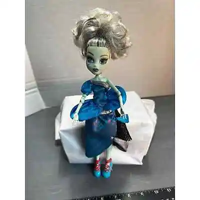 Monster High Doll Frankie Stein Threadarella W Clothes & Shoes Body Parts Toys • $15.99