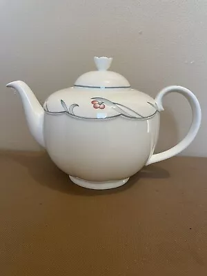 Vintage Villeroy & Boch  Bone China Tea Pot Mettlach Florina W. Germany • $28