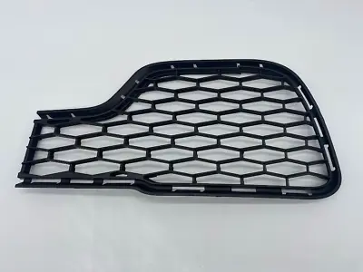 2014 - 2017 Maserati Ghibli Lower Grille Driver Side    TWO CRACKS MUST READ! • $39.99