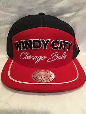 NEW * Chicago Bulls Mitchell & Ness Black/Red Mesh Back Flat Brim SnapBack Hat • $25.99