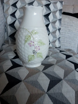 £6.99 • Buy Belleek - Summer Briar Basket Weave Porcelain Pottery 7.5  Rose Vase - 